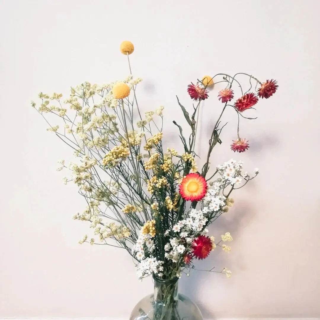 Enhancing Your Home Décor with Vibrant Flowers