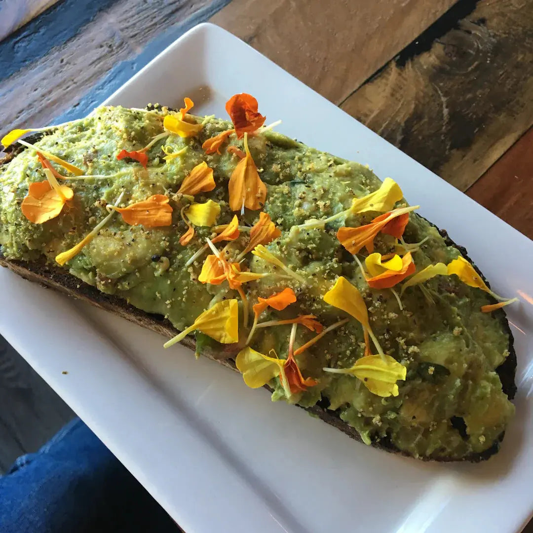The Delicious Benefits of Edible Flowers in Cuisine