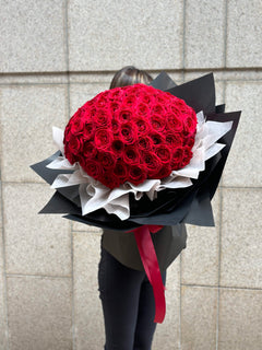 99 Embrace - Bouquet Blossom Florist